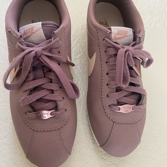Women’s Nike Cortez - Picture 1 of 5